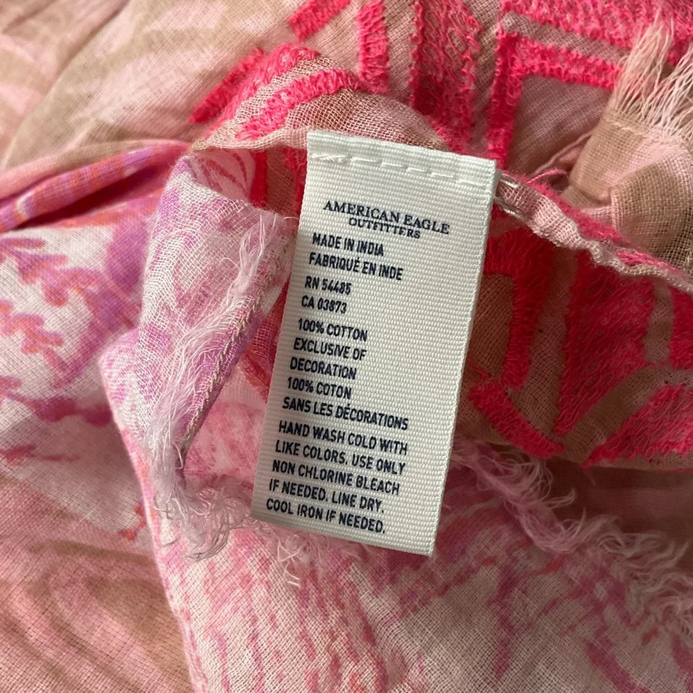 AMERICAN EAGLE Outfitters Scarf Pink and Cream Patterned Cotton